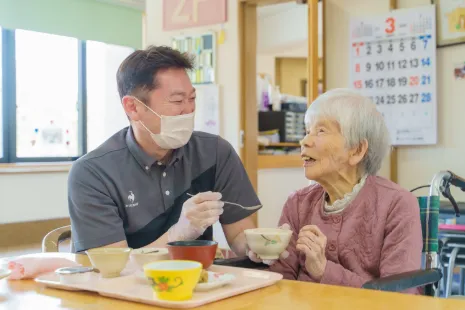 介護をする姿